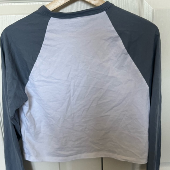 ARITZIA SUNDAY BEST LONG SLEEVE - Picture 4 of 5